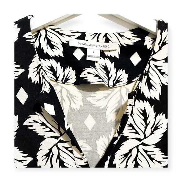 Diane von Furstenberg Silk Reina Giant Leaf Dress, size 2 - Picture 10 of 11